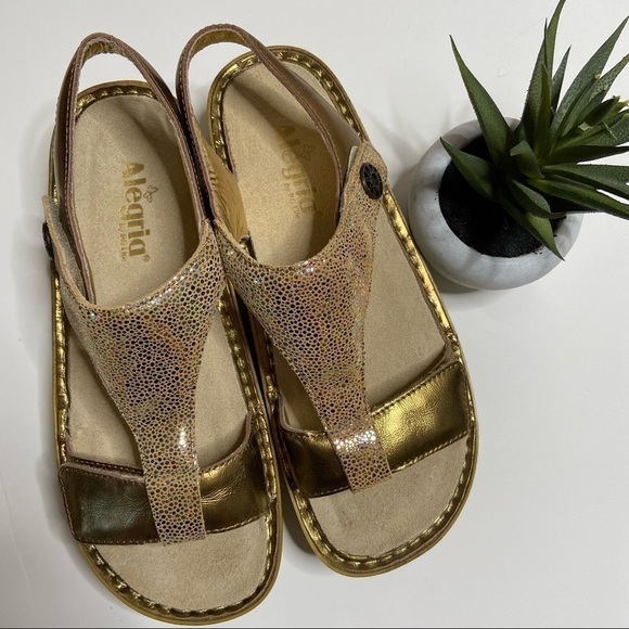ALEGRIA - By Pg Lite Ken-680 T Strap Comfort Sandals Gold 9 ½ (40) - Picture 1 of 7